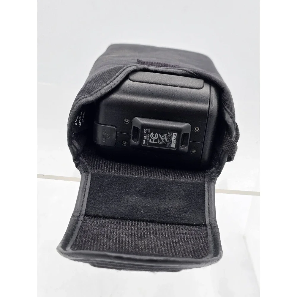 Nikon Coolpix 950 Digital Camera -‎ FOR PARTS NO POWER - Battery Corrosion